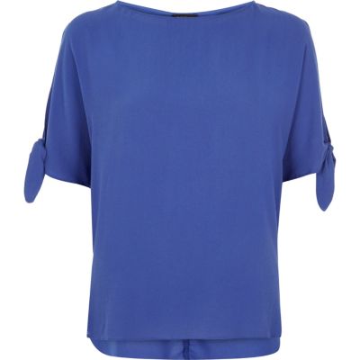 Blue tied sleeves t-shirt